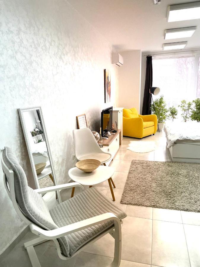 Felicity Super Central Apartment Бургас Екстериор снимка